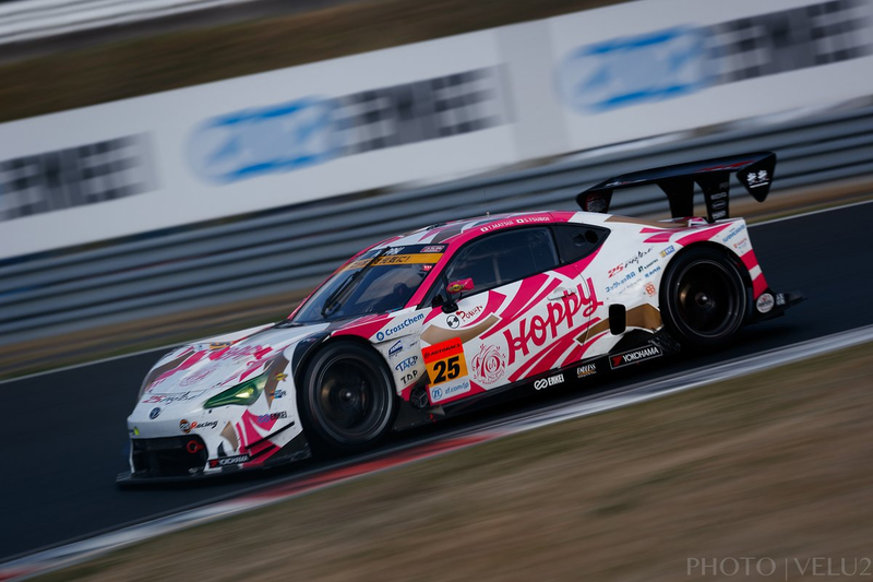 Illustration for article titled GT300 Is The Coolest Racing Series You're Probably Not Watching